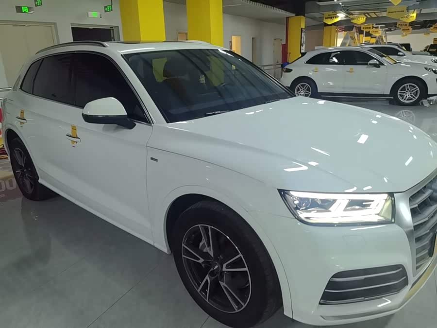 Audi Q5L 2021, фото 3