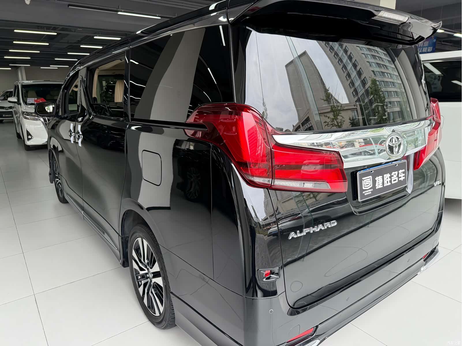 Toyota Alphard, 2018 8