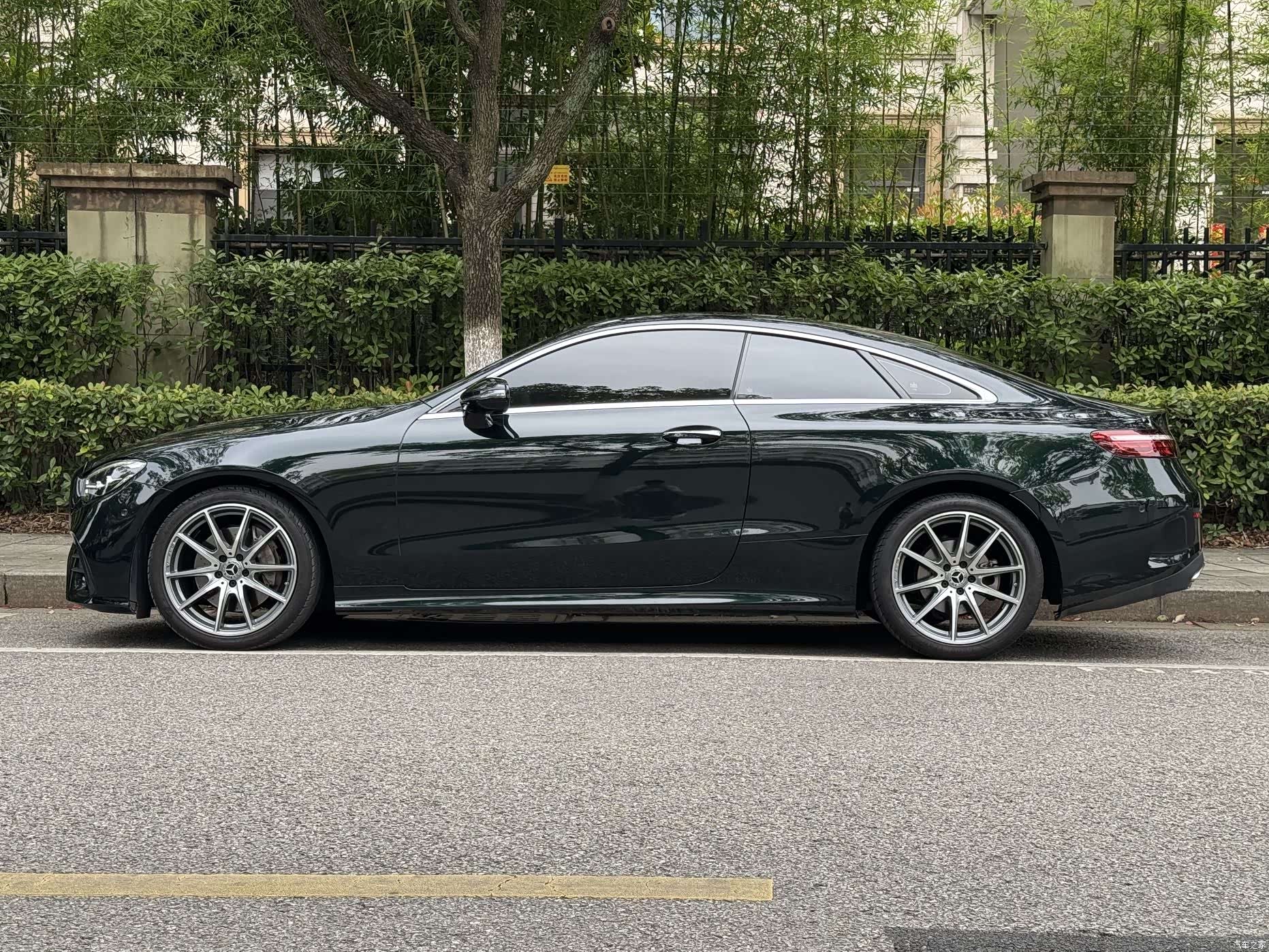 Mercedes-Benz E-Class, 2023 3