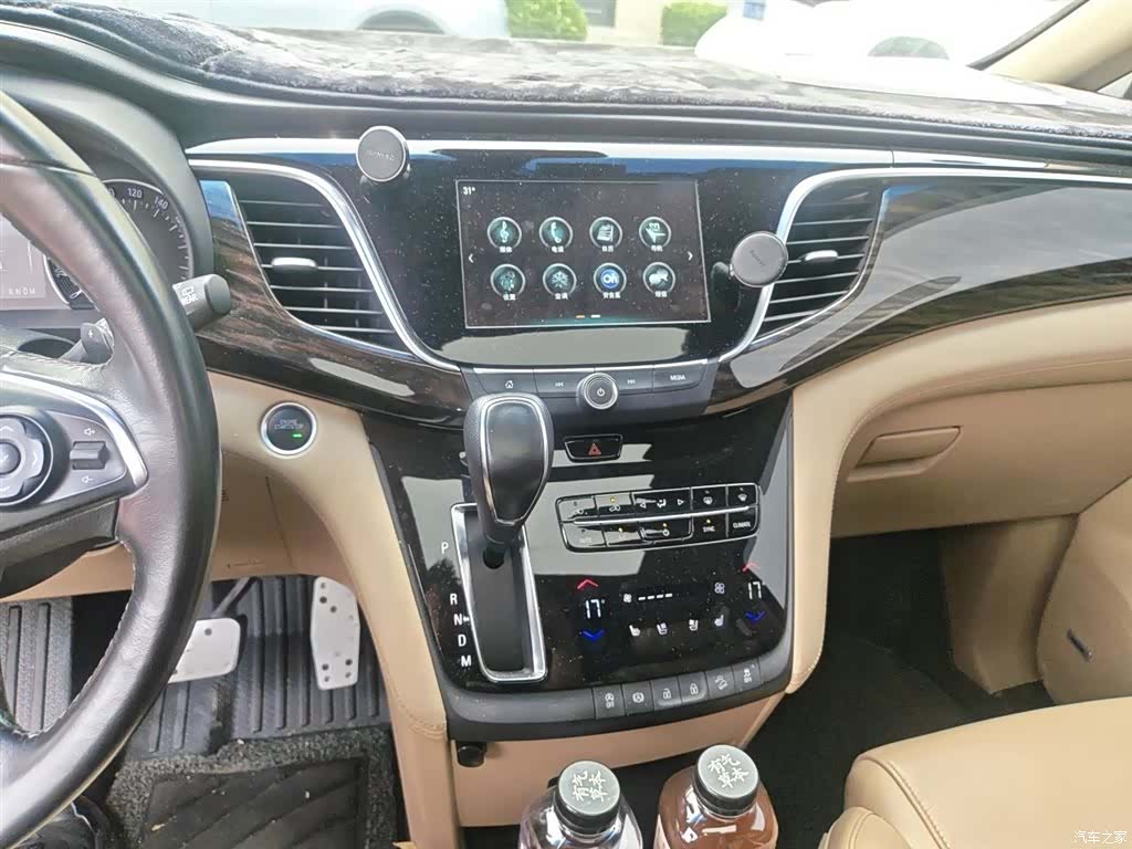 Buick GL8, 2019 6
