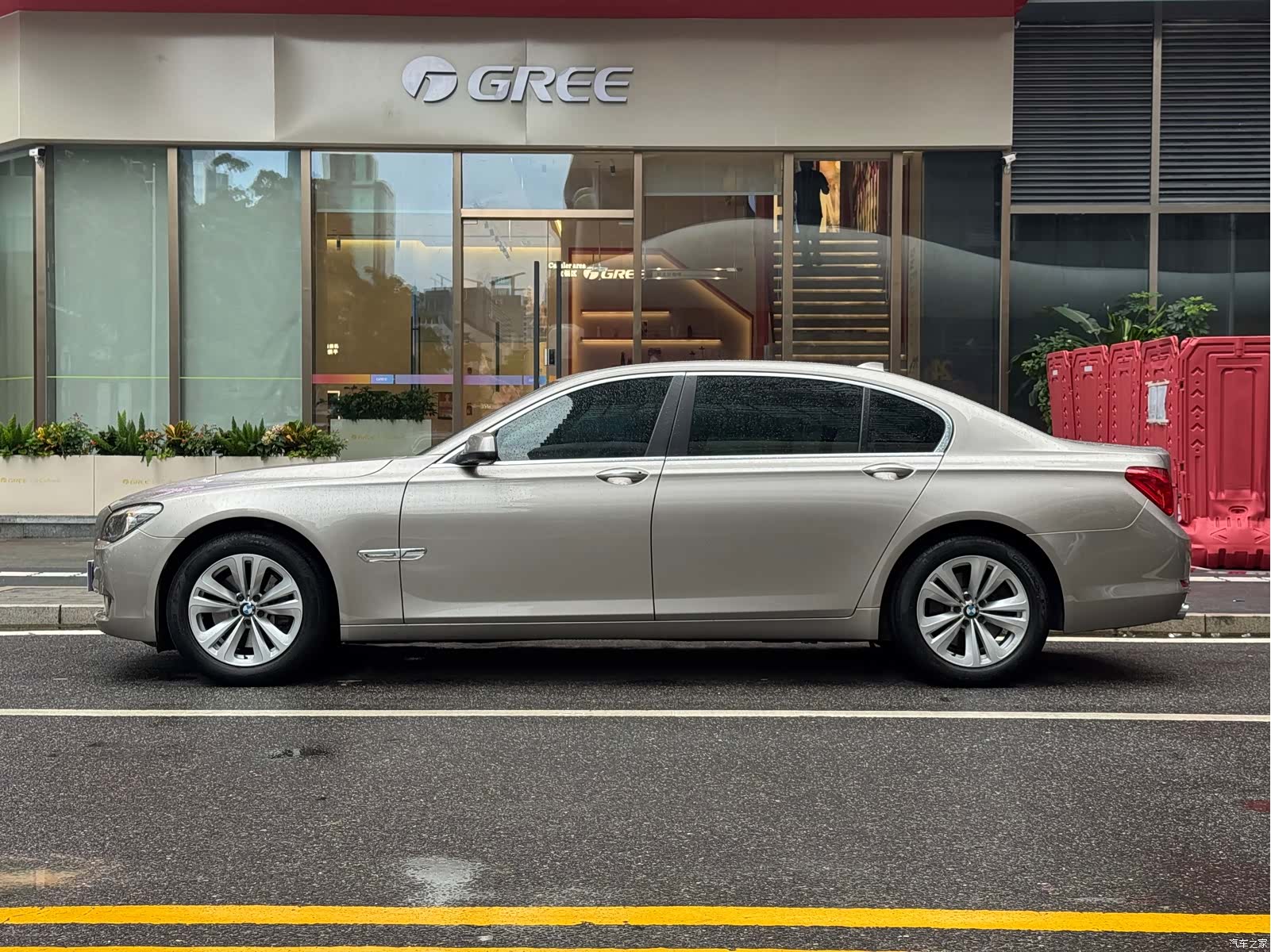 BMW 7 Series, 2011 2