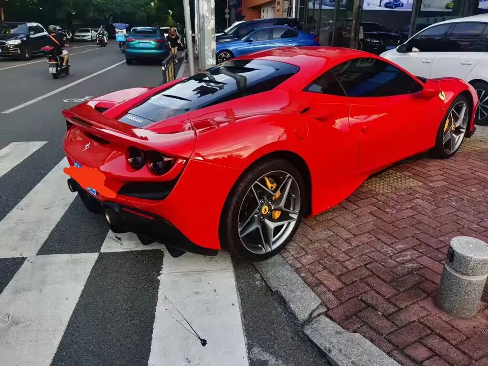 Ferrari F8