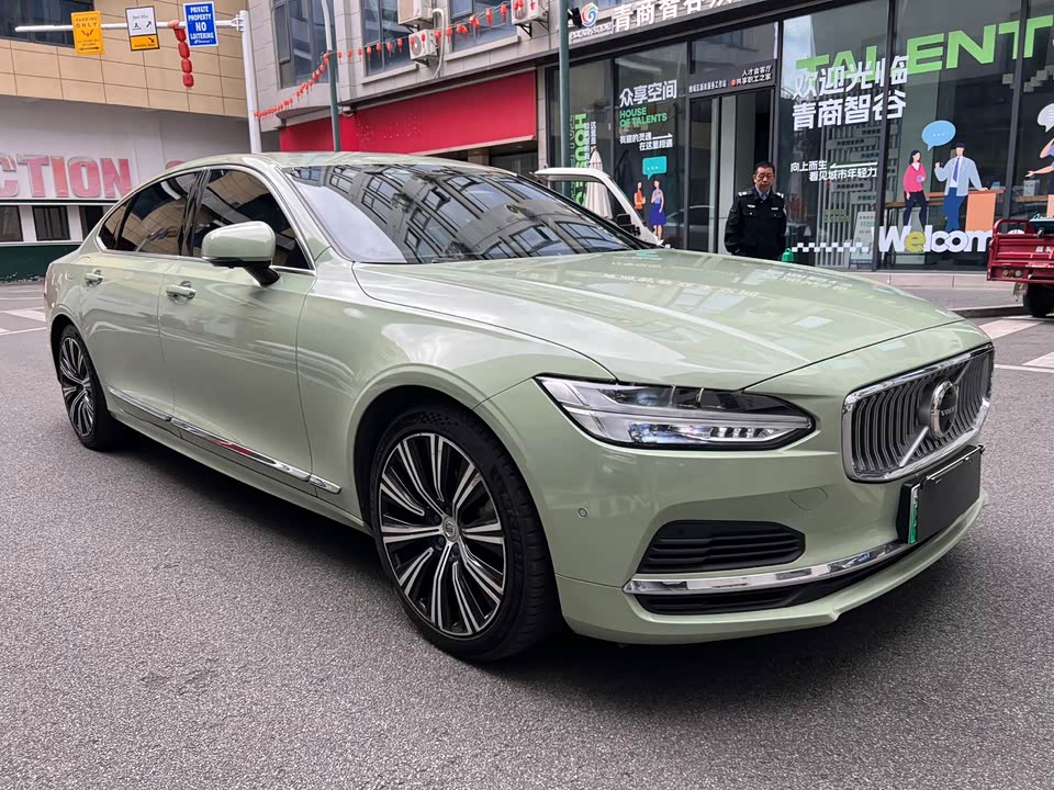 Volvo S90
