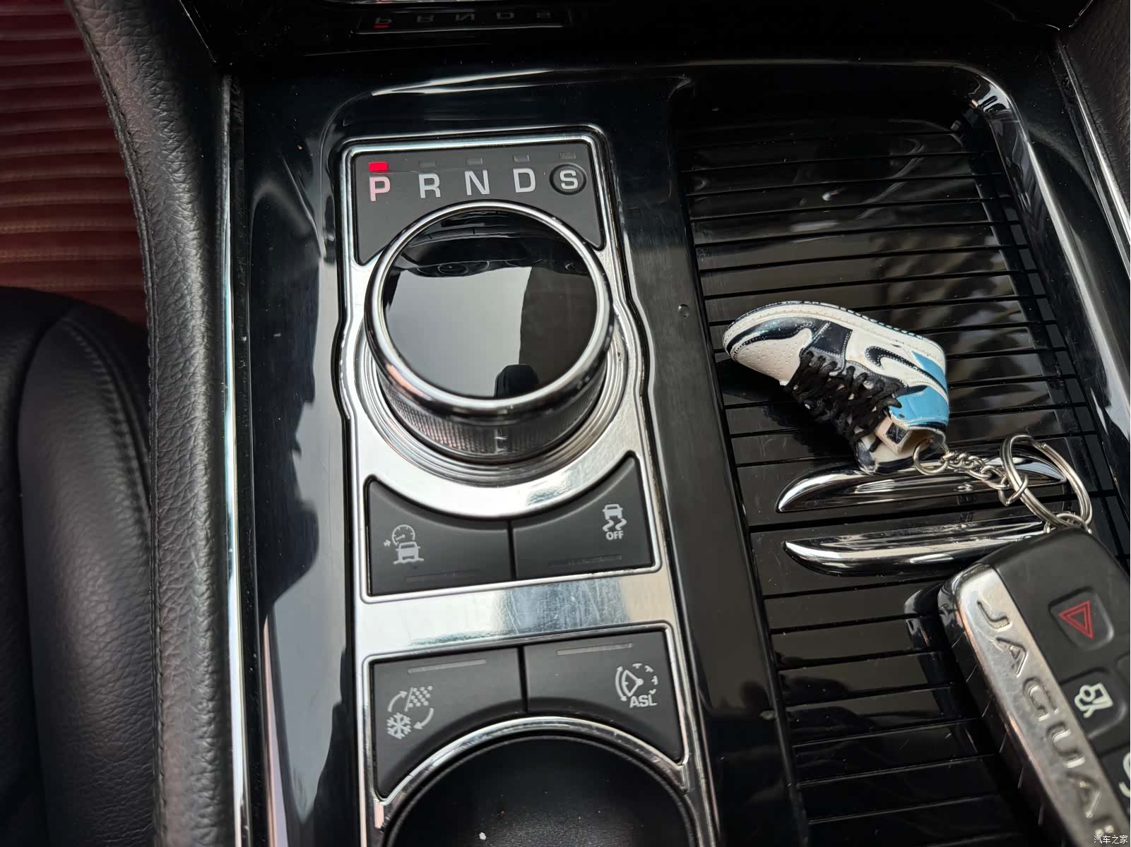 Jaguar XJ, 2018 10