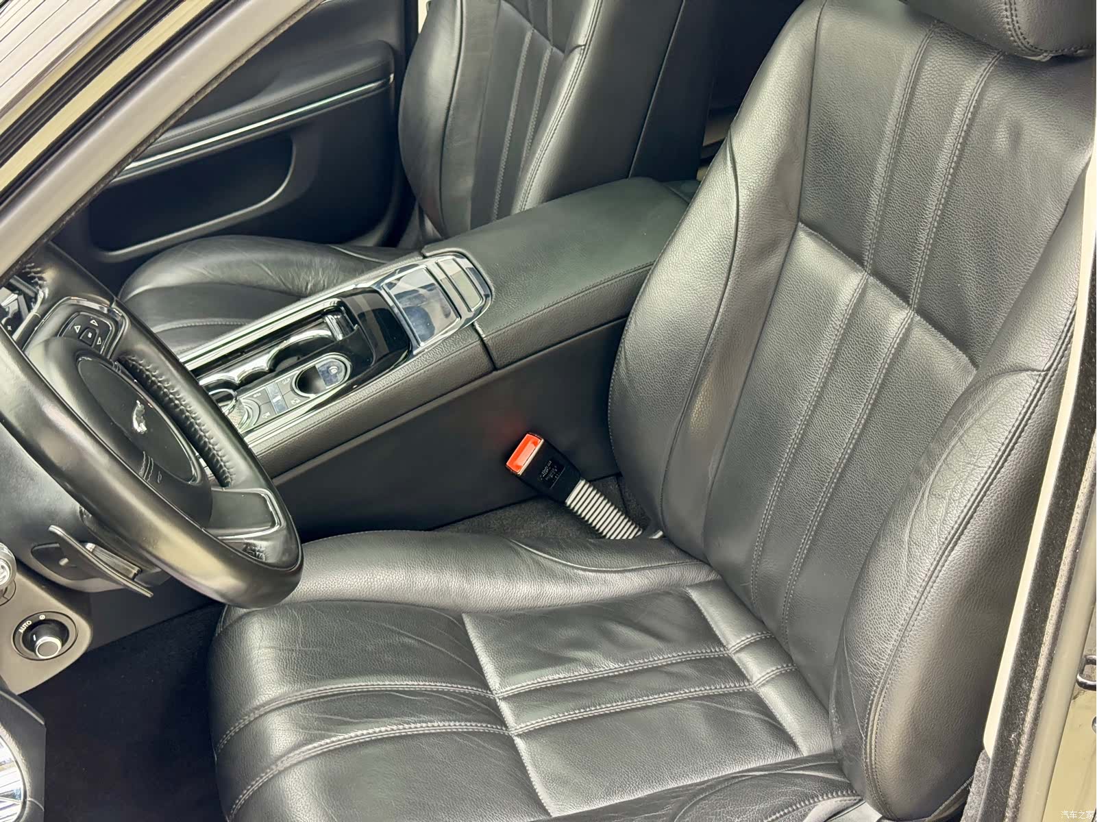 Jaguar XJ, 2019 13