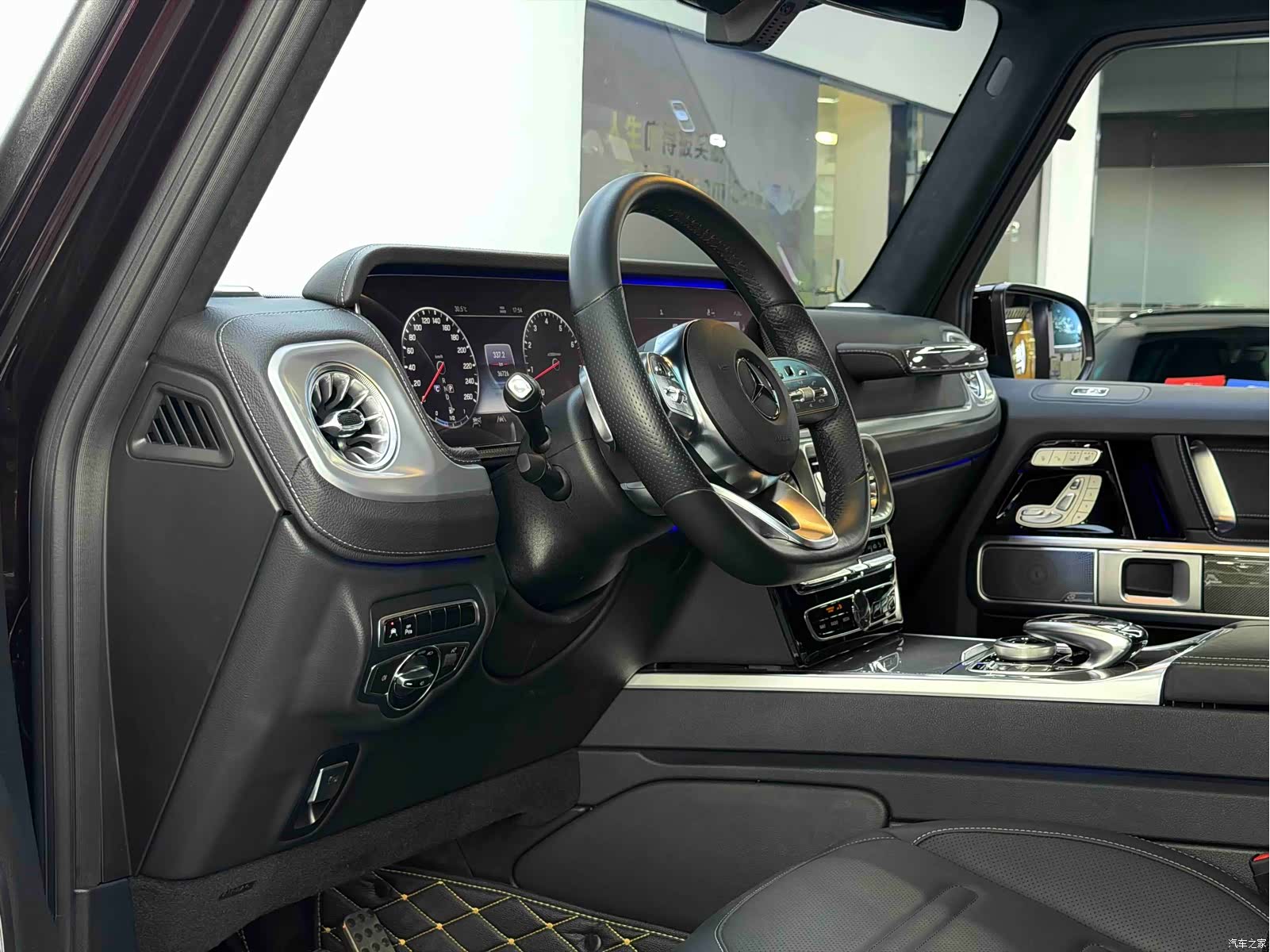 Mercedes-Benz G-Class, 2023 29