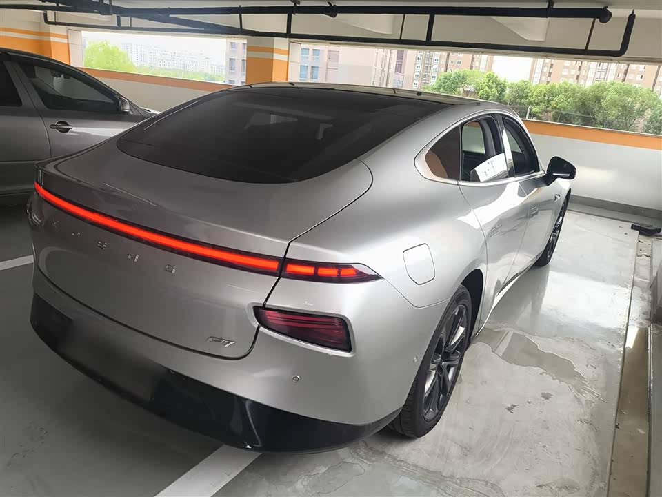 XPENG P7