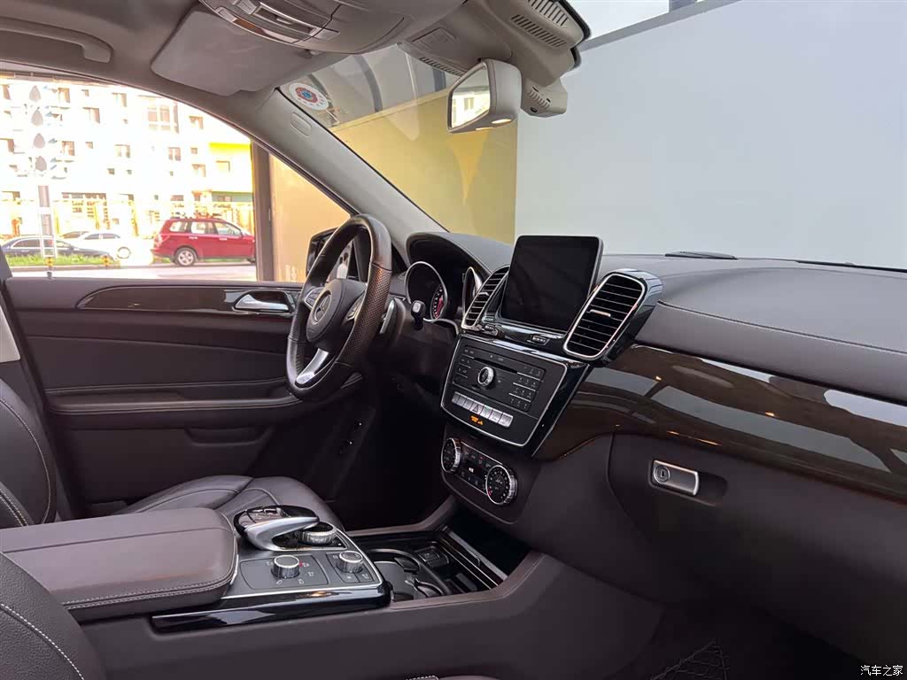 Mercedes-Benz GLS, 2018 18