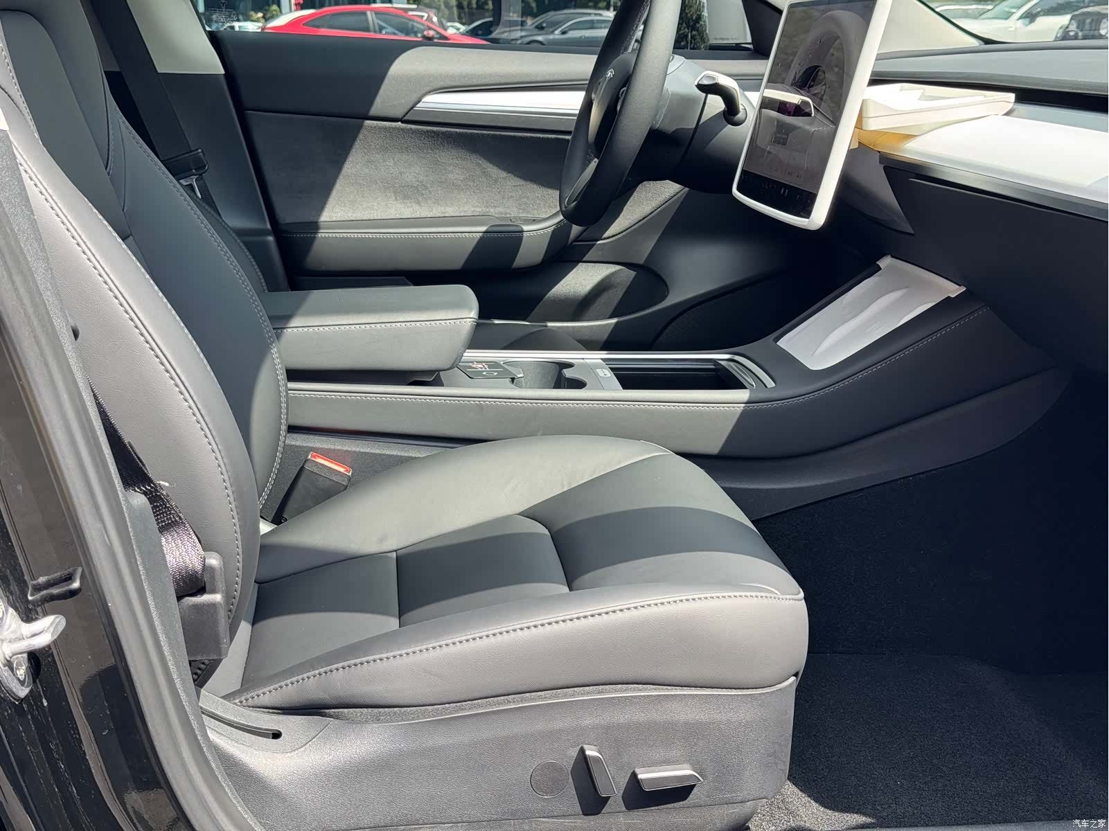 Tesla Model 3, 2023 10