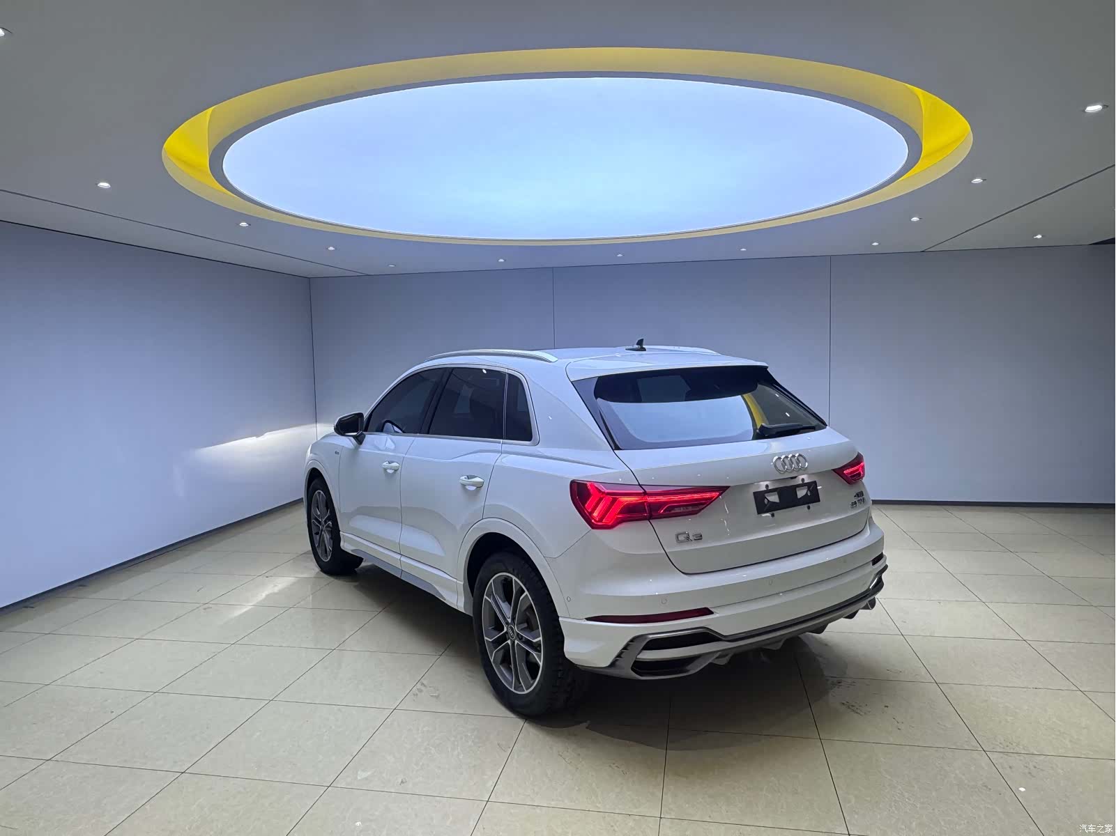 Audi Q3, 2022 4