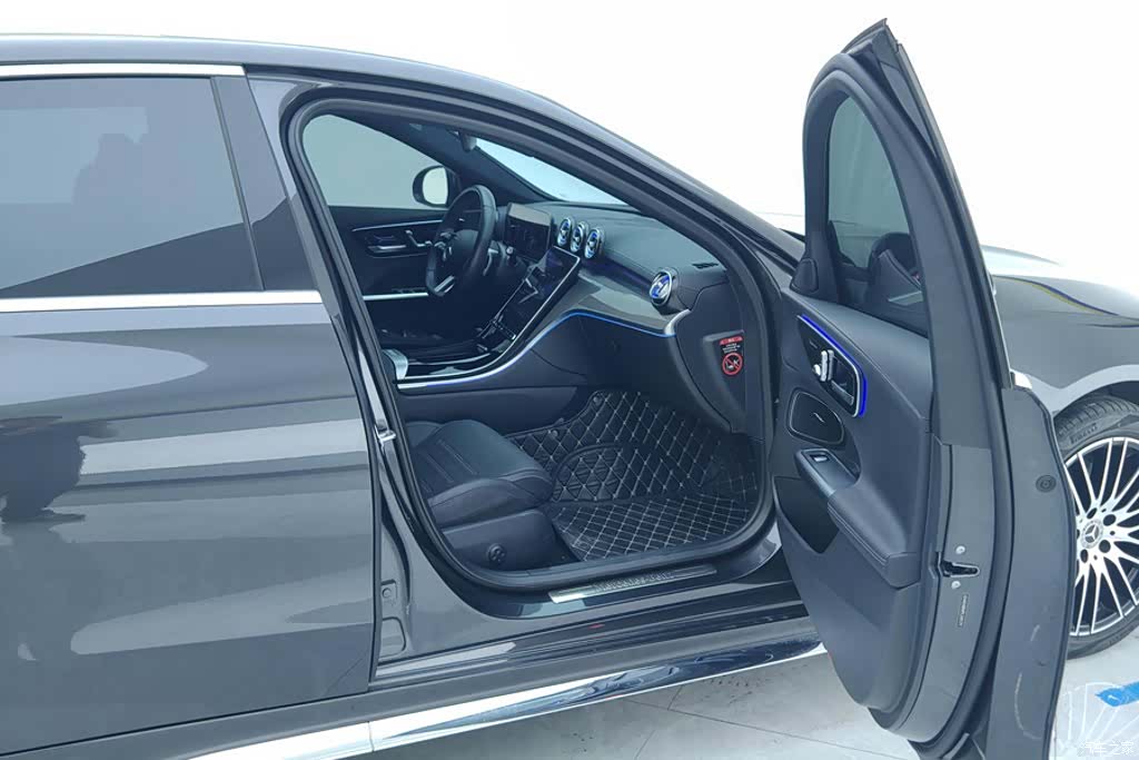 Mercedes-Benz C-Class, 2023 8