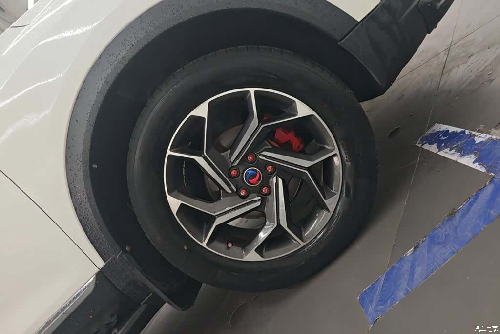 DongFeng AX7, 2019 6