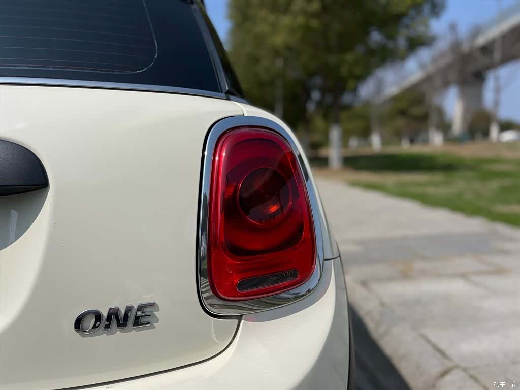 Mini ONE, 2019 10