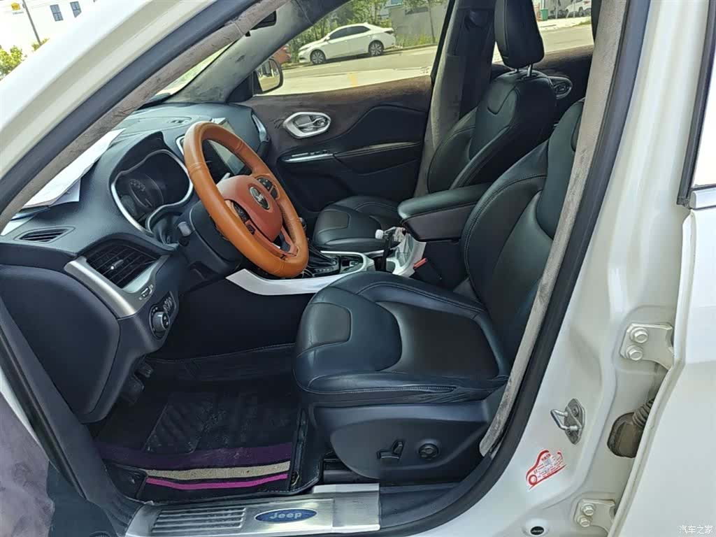 Jeep Cherokee, 2016 15