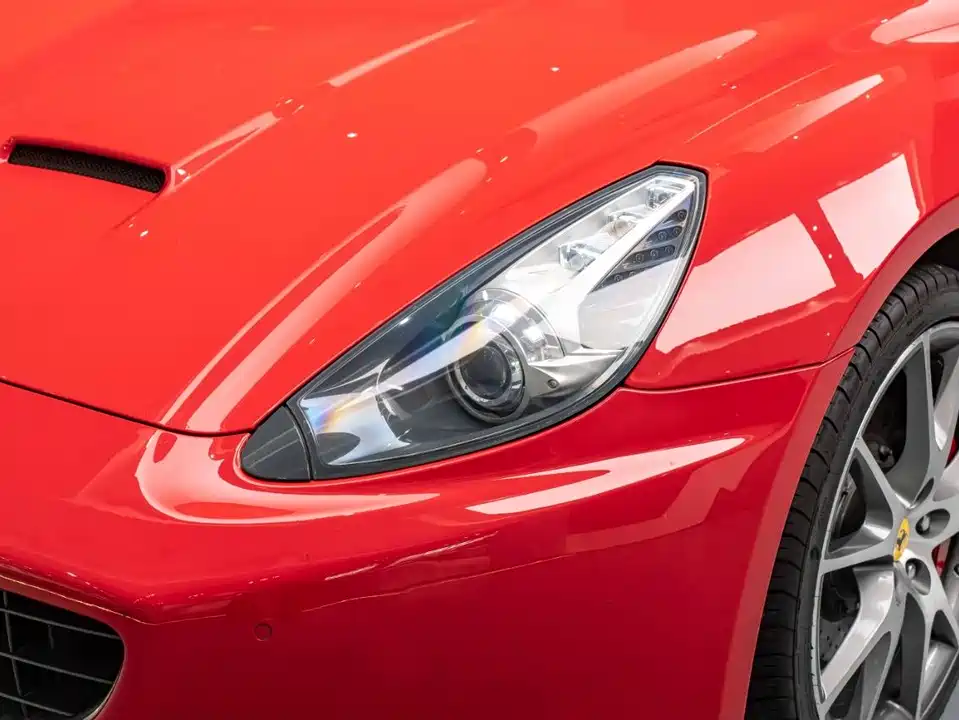 Ferrari California T