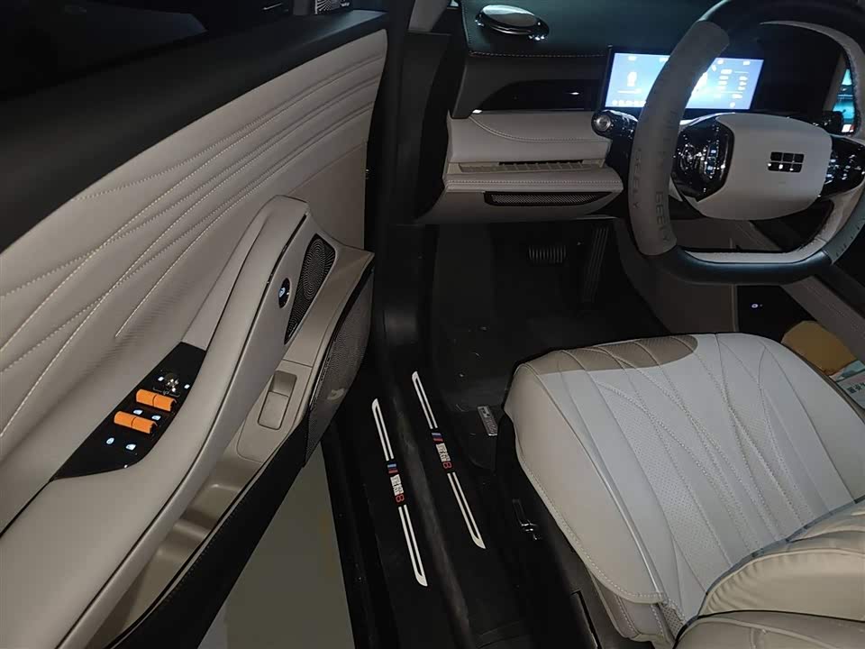 Geely Galaxy Galaxy Sparkle 8