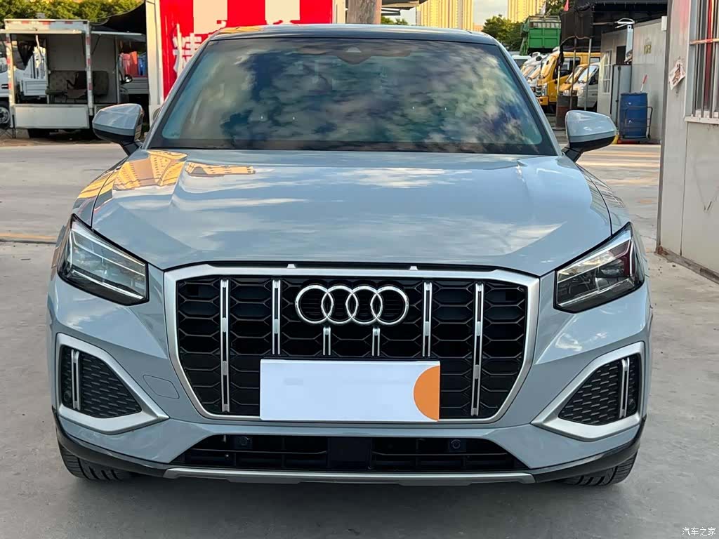 Audi Q2L, 2022 все фото