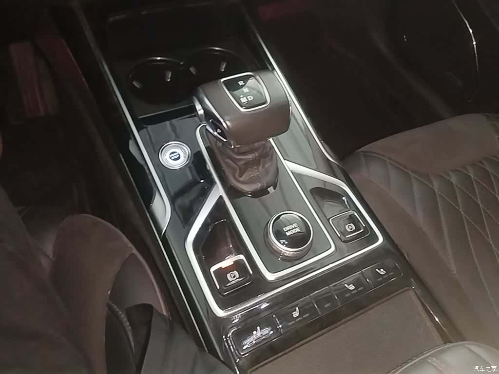 Hongqi HS5, 2023 13