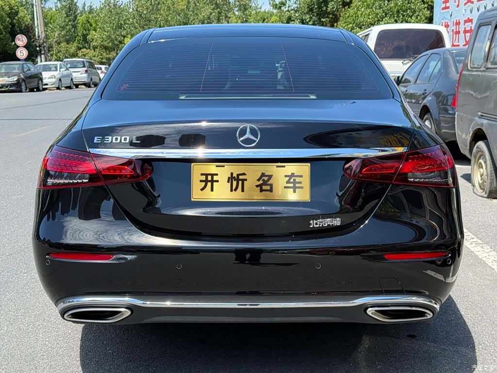 Mercedes-Benz E-Class, 2023 4