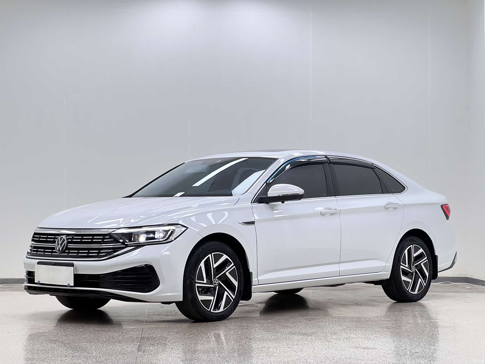 Volkswagen Sagitar, 2023 1