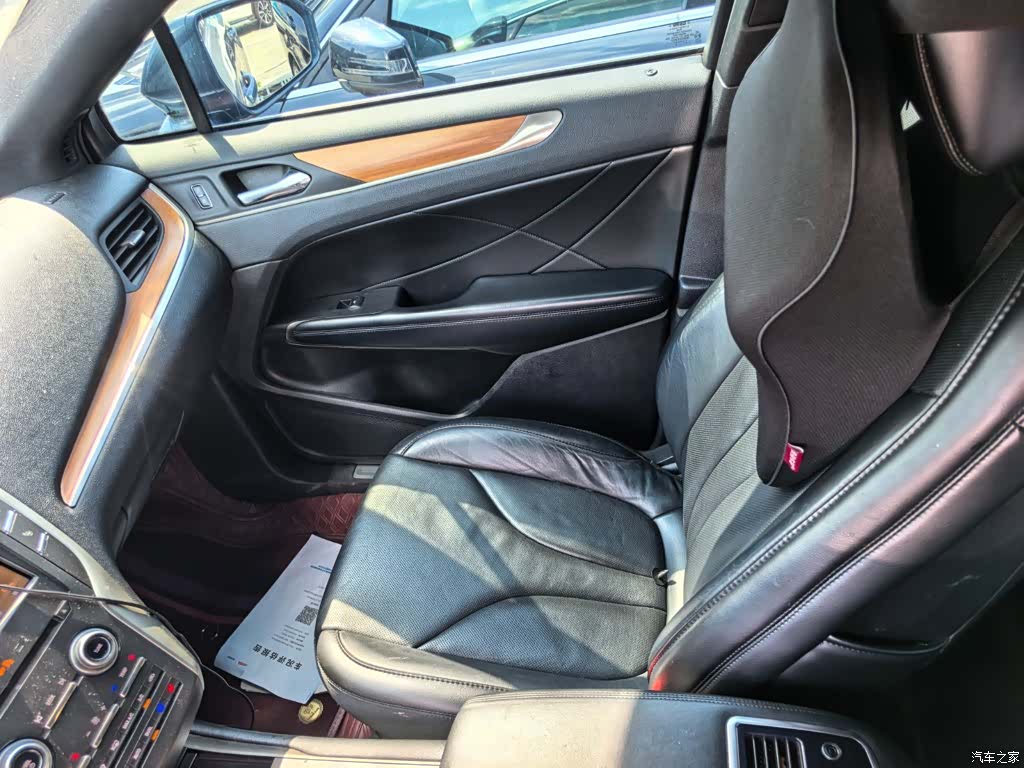 Lincoln MKC, 2018 11
