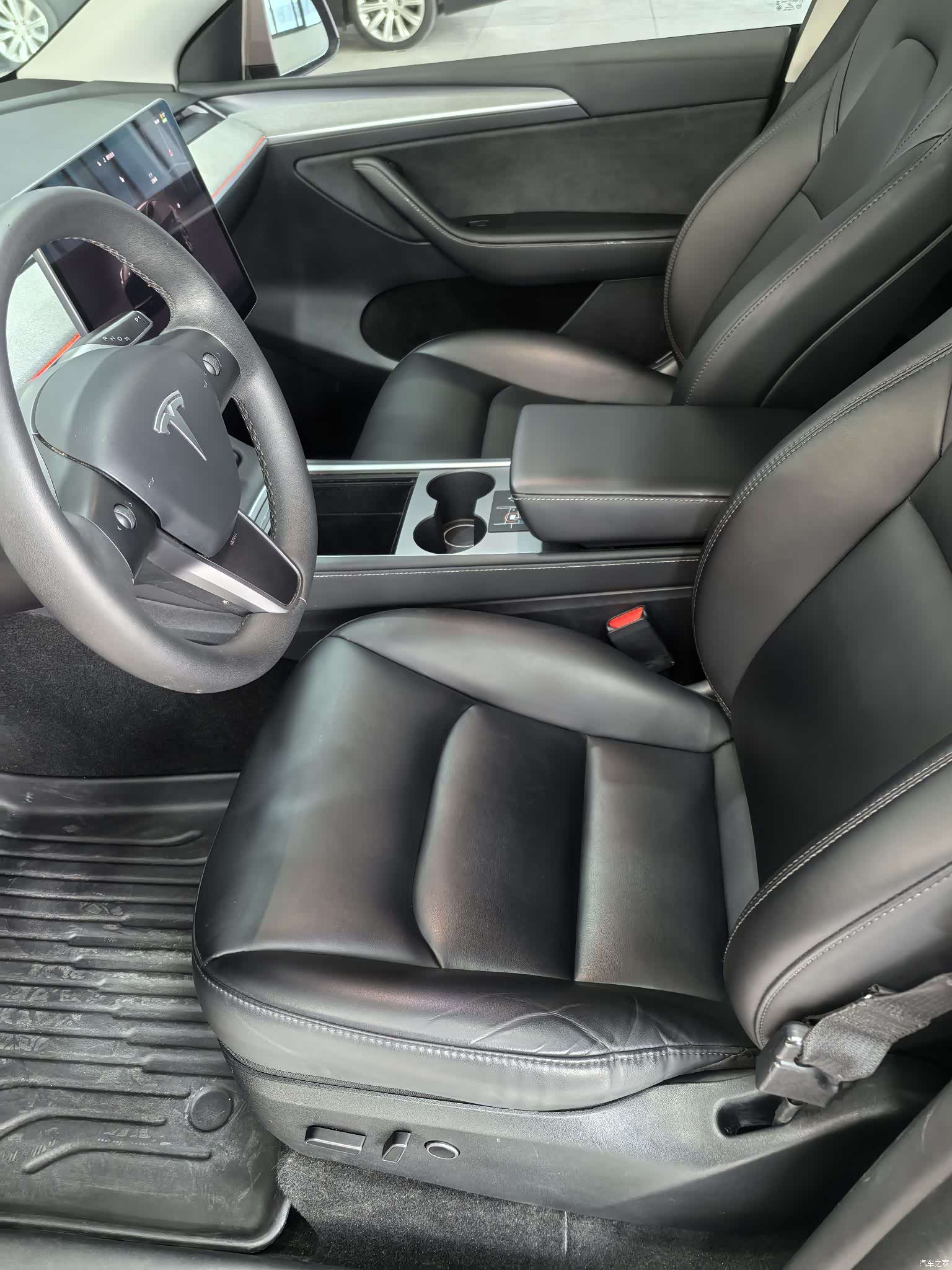 Tesla Model Y, 2024 10