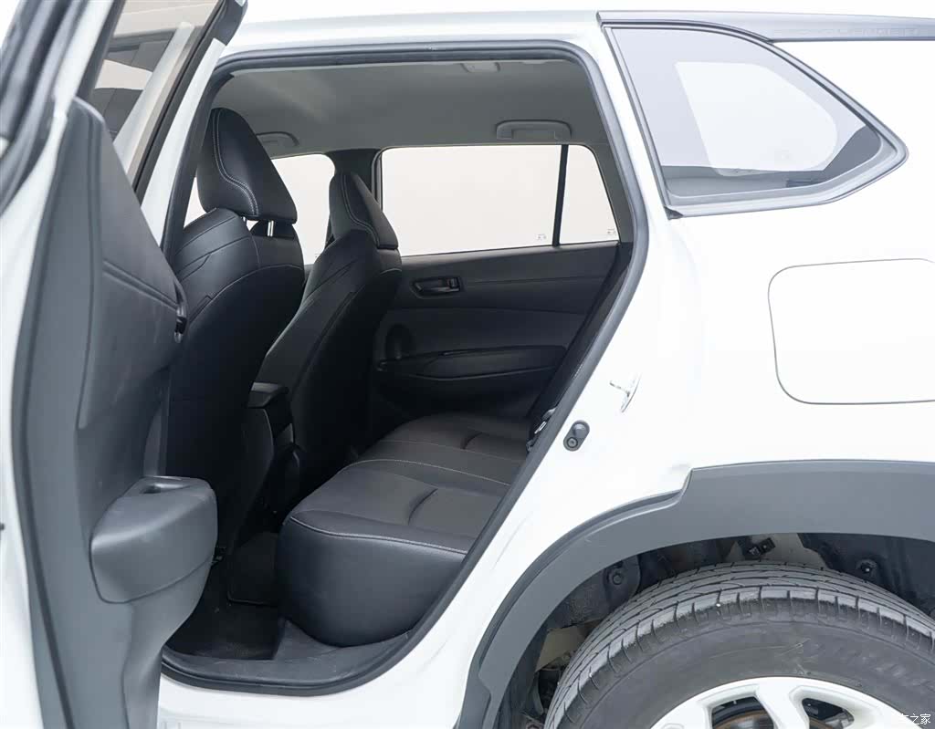 Toyota Frontlander, 2025 17