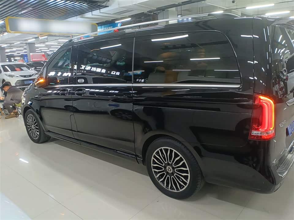 Mercedes-Benz V-class