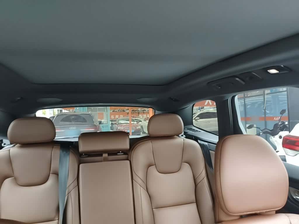 Volvo XC60, 2023 14