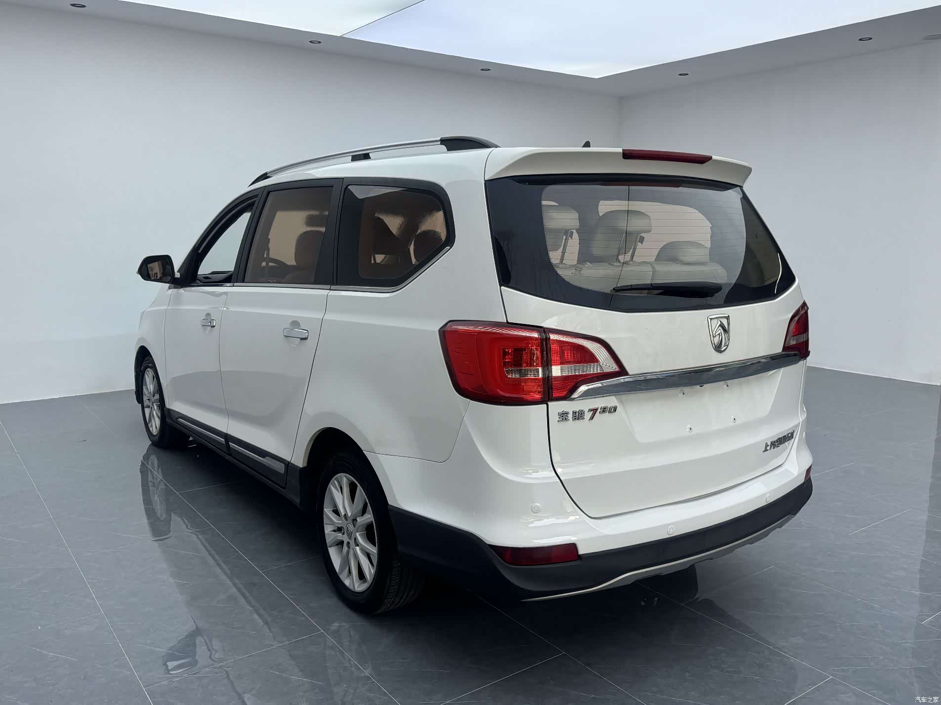 Wuling 730, 2018 13