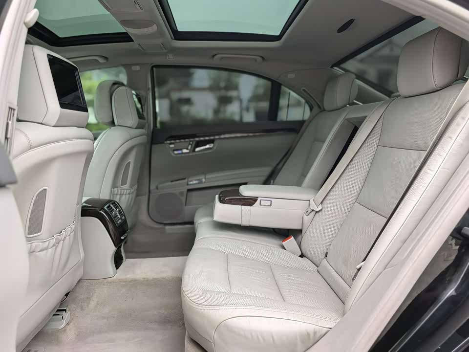 Mercedes-Benz S-class Mercedes-Benz S-class