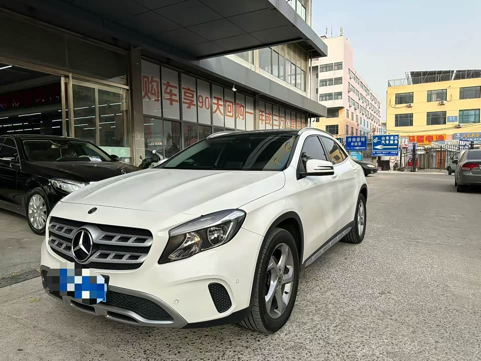 Mercedes-Benz GLA
