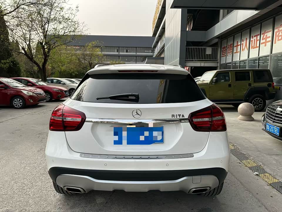 Mercedes-Benz GLA