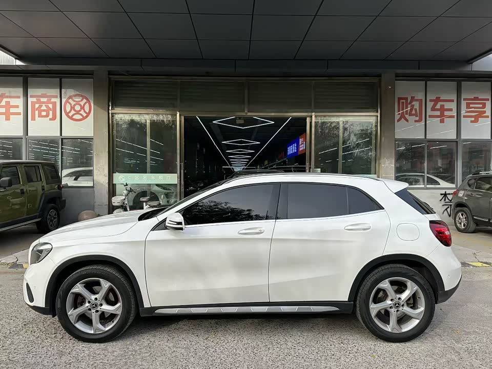 Mercedes-Benz GLA