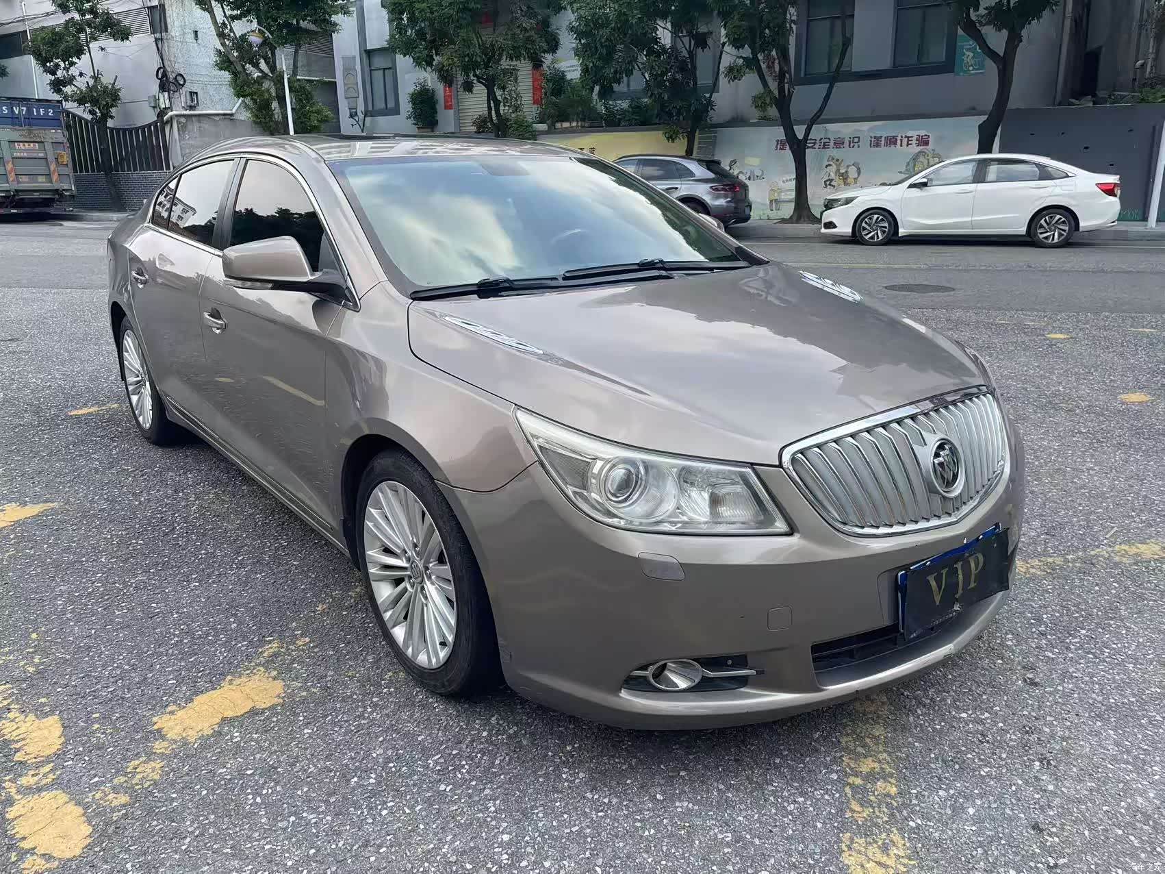 Buick LaCrosse, 2011 3