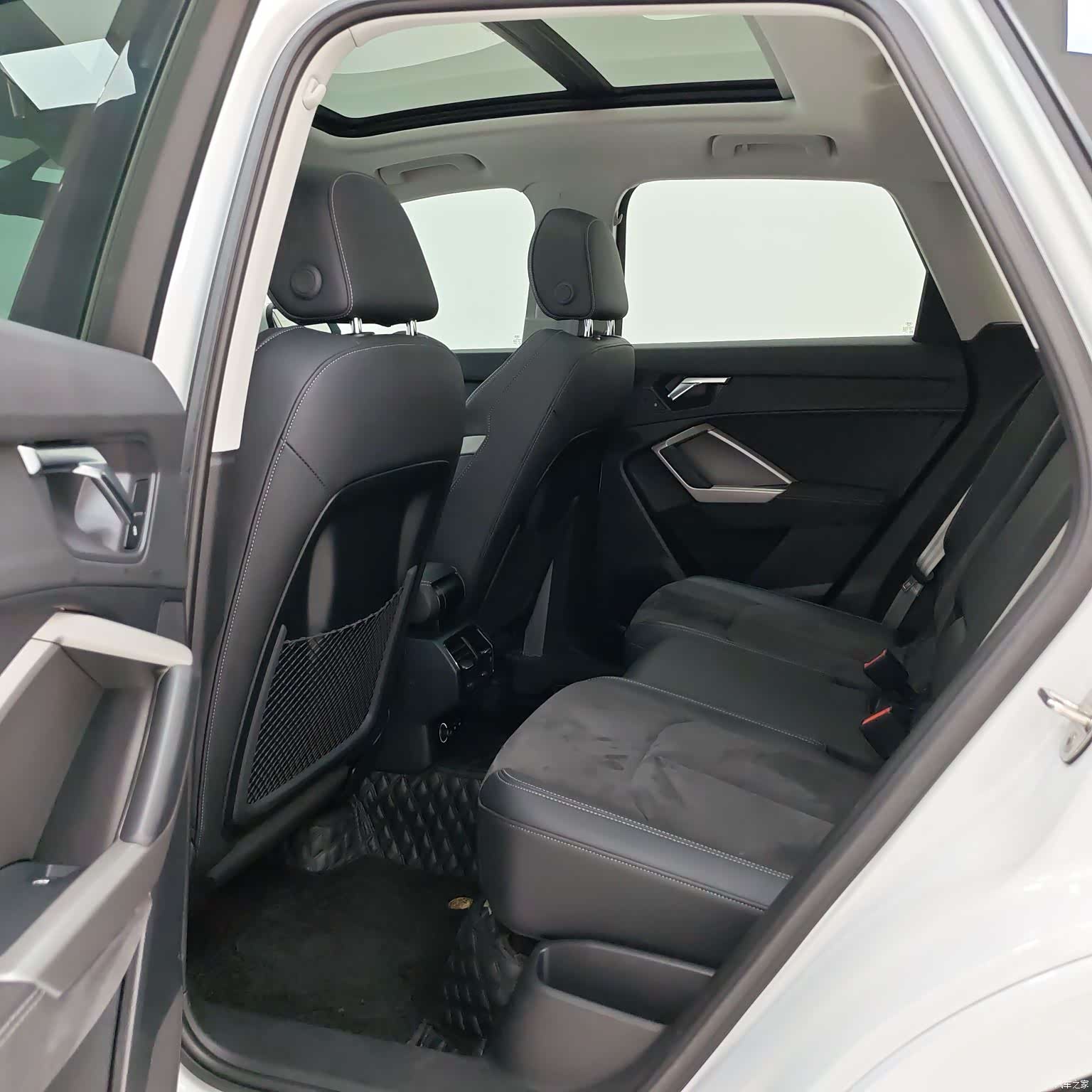 Audi Q3, 2022 8