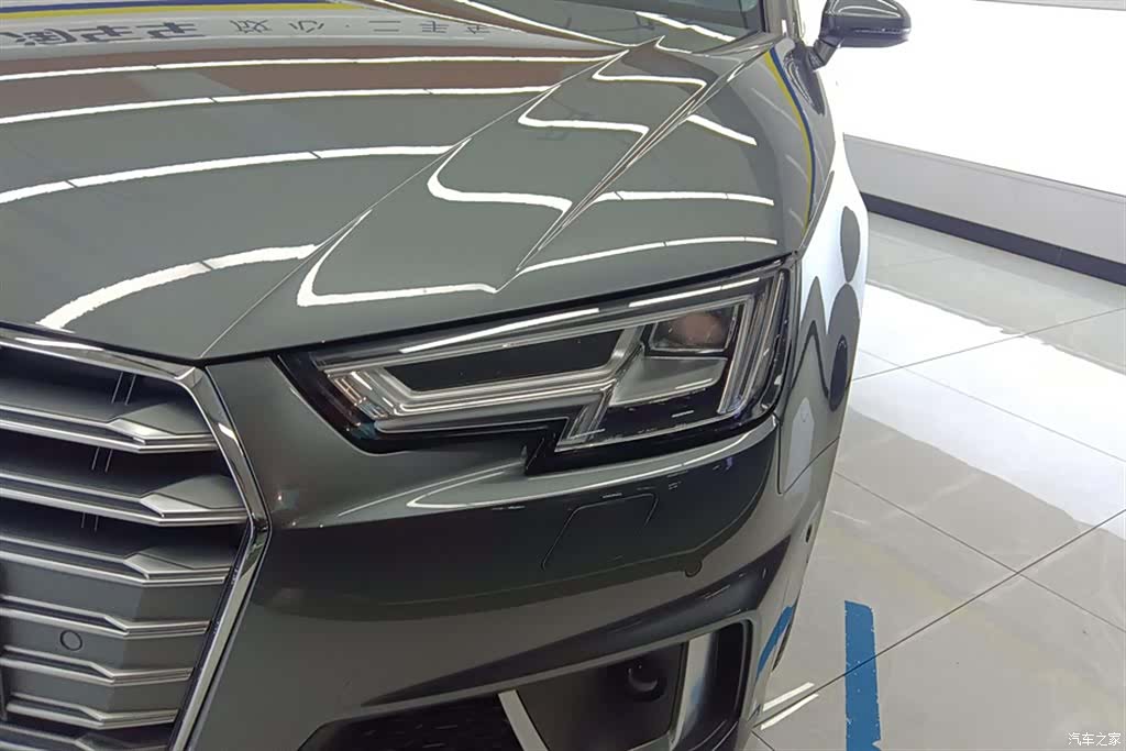 Audi A4L, 2020 все фото