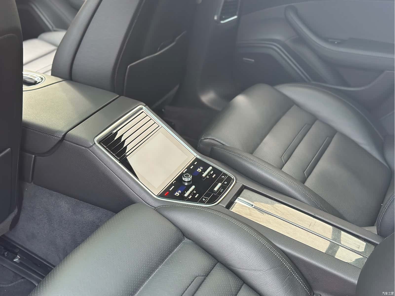 Porsche Panamera, 2018 10