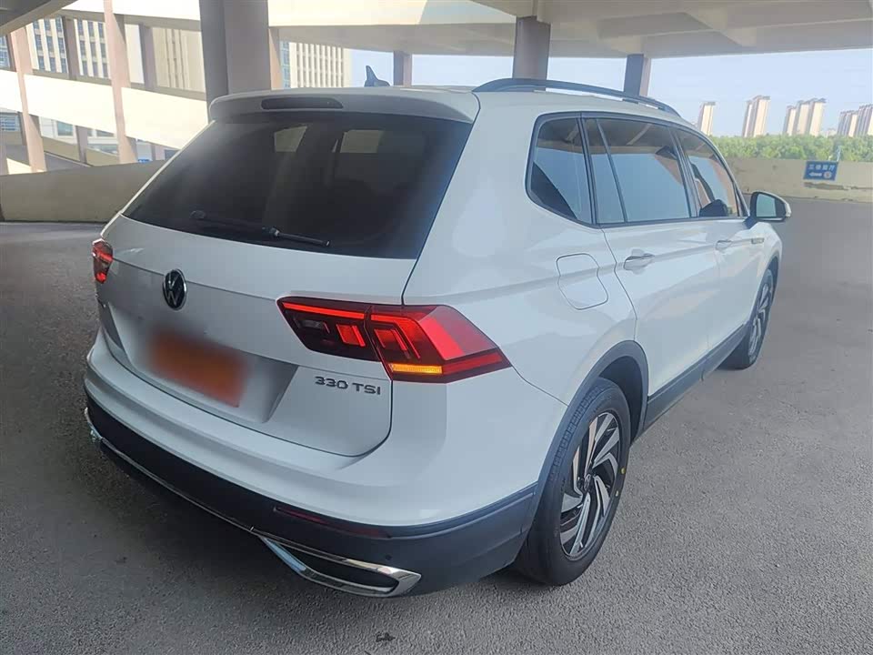 Volkswagen Tiguan L