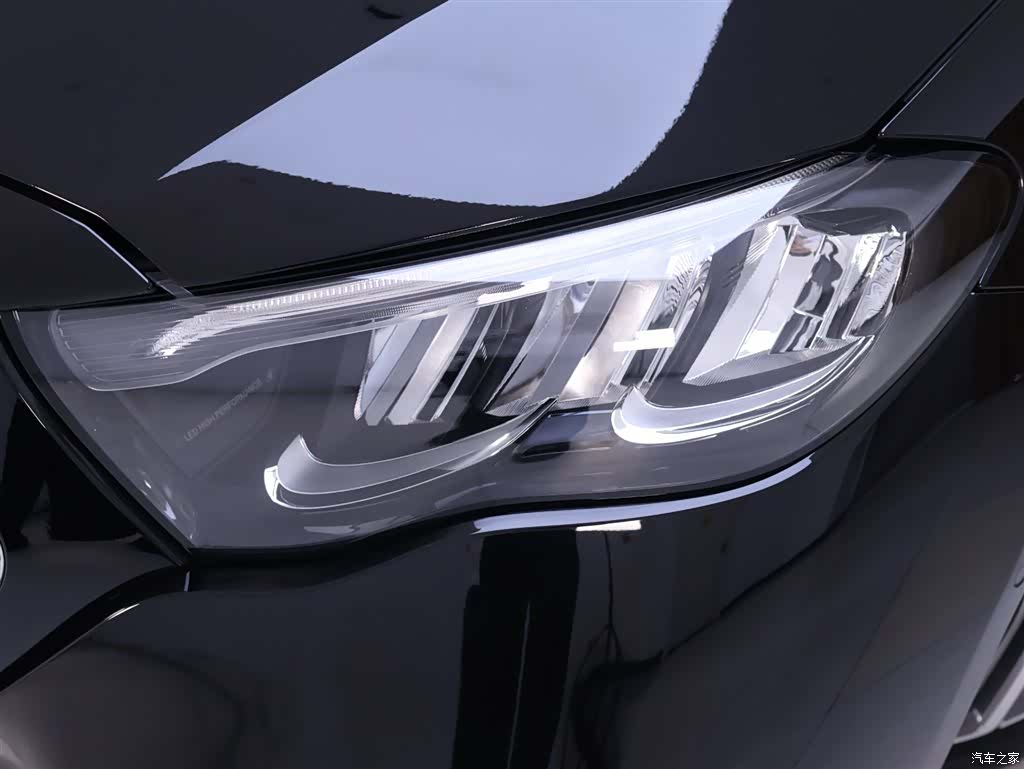 Mercedes-Benz E-Class, 2024 4
