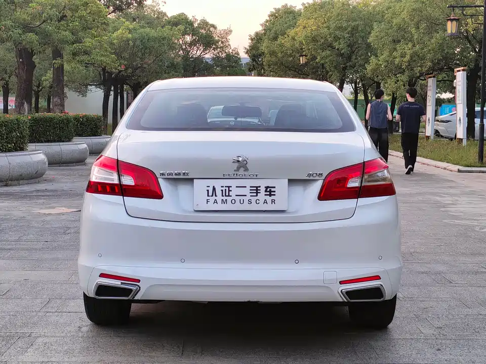Peugeot 408