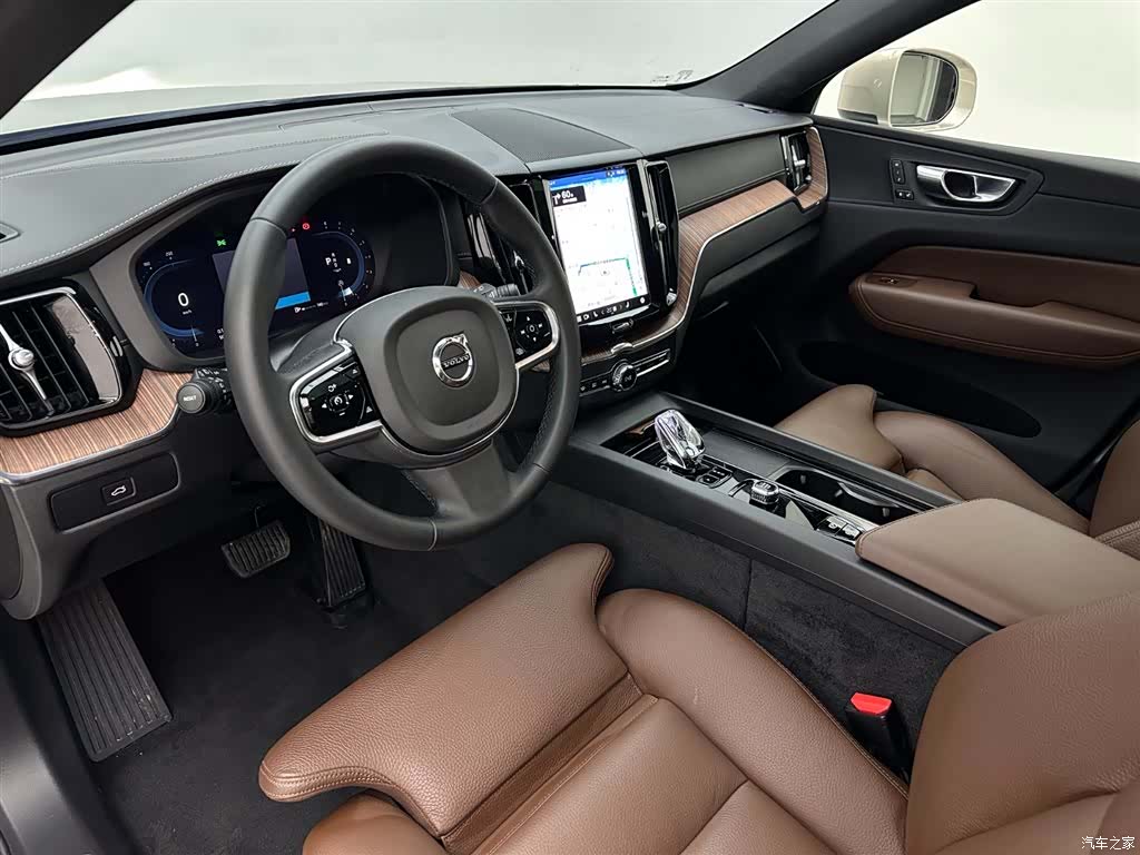 Volvo XC60, 2025 16
