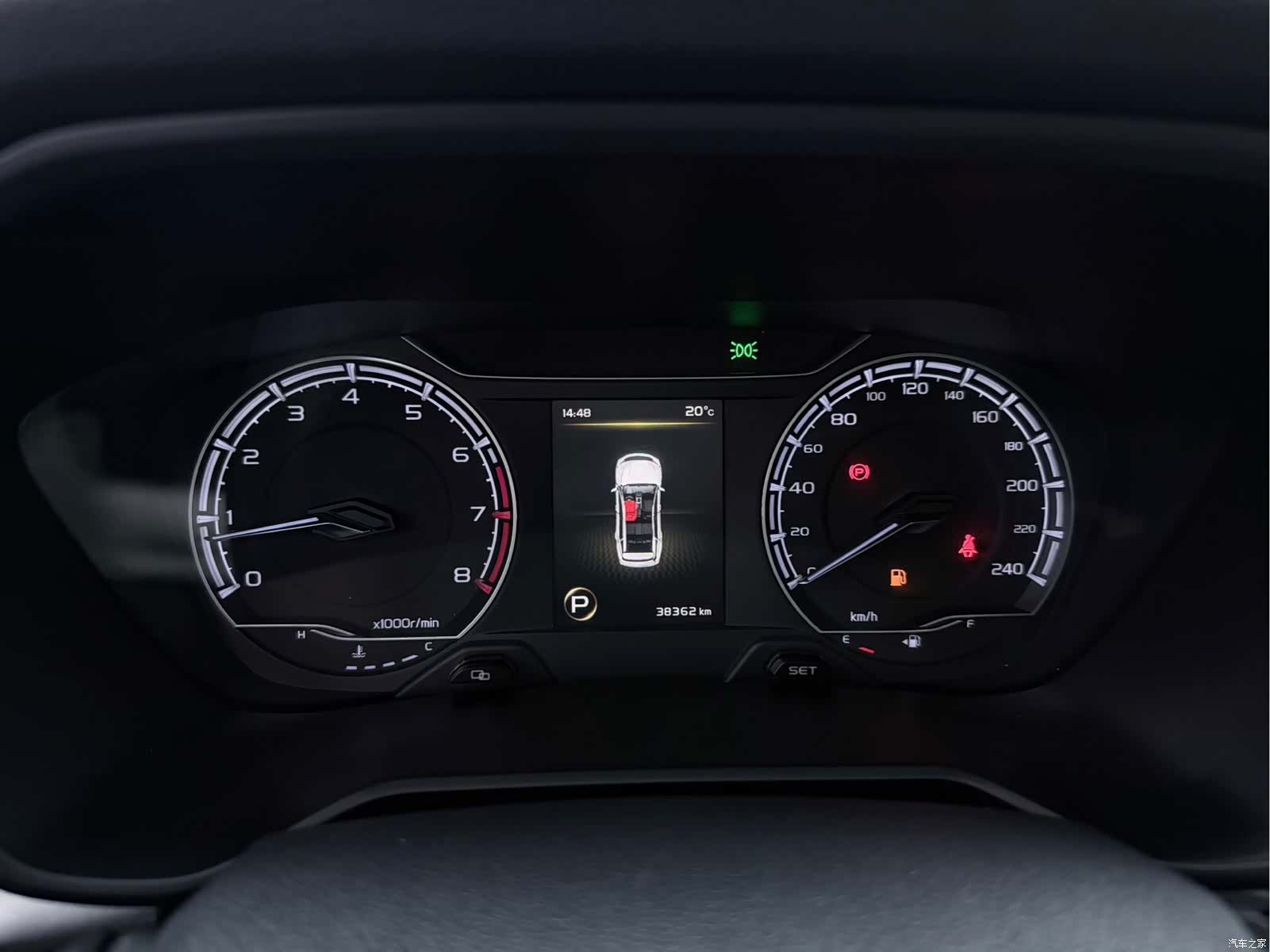 Geely X6, 2022 8