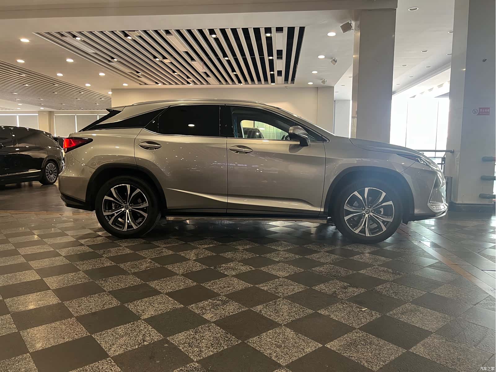 Lexus RX, 2022 3