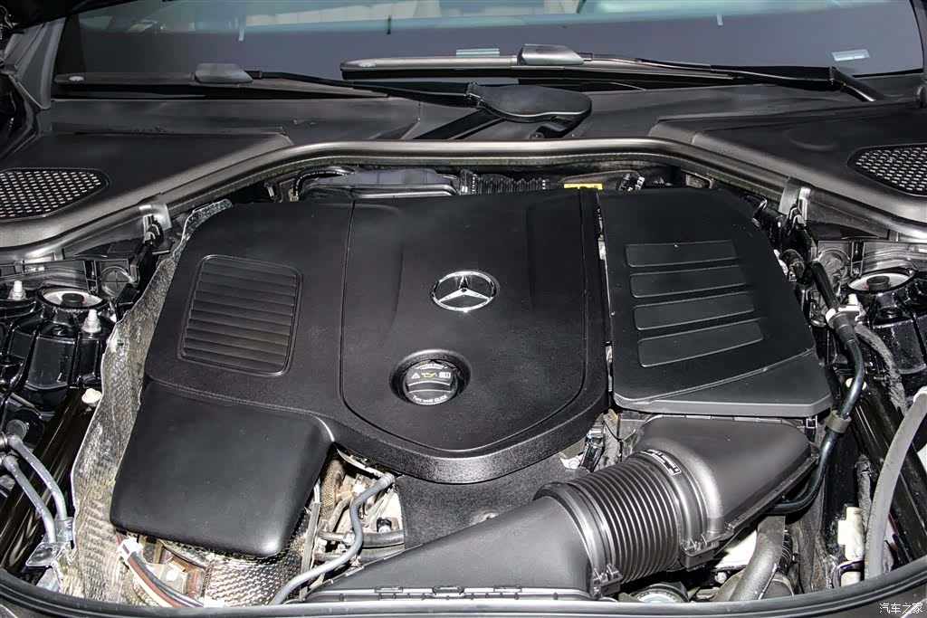 Mercedes-Benz E-Class, 2025 13