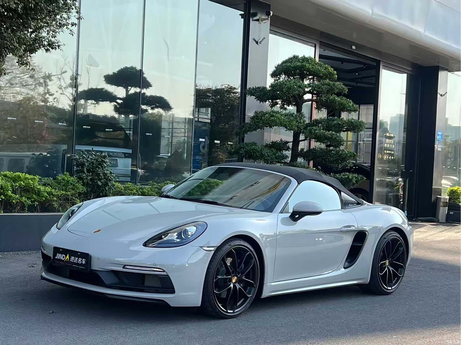 Porsche Boxster, 2024 1