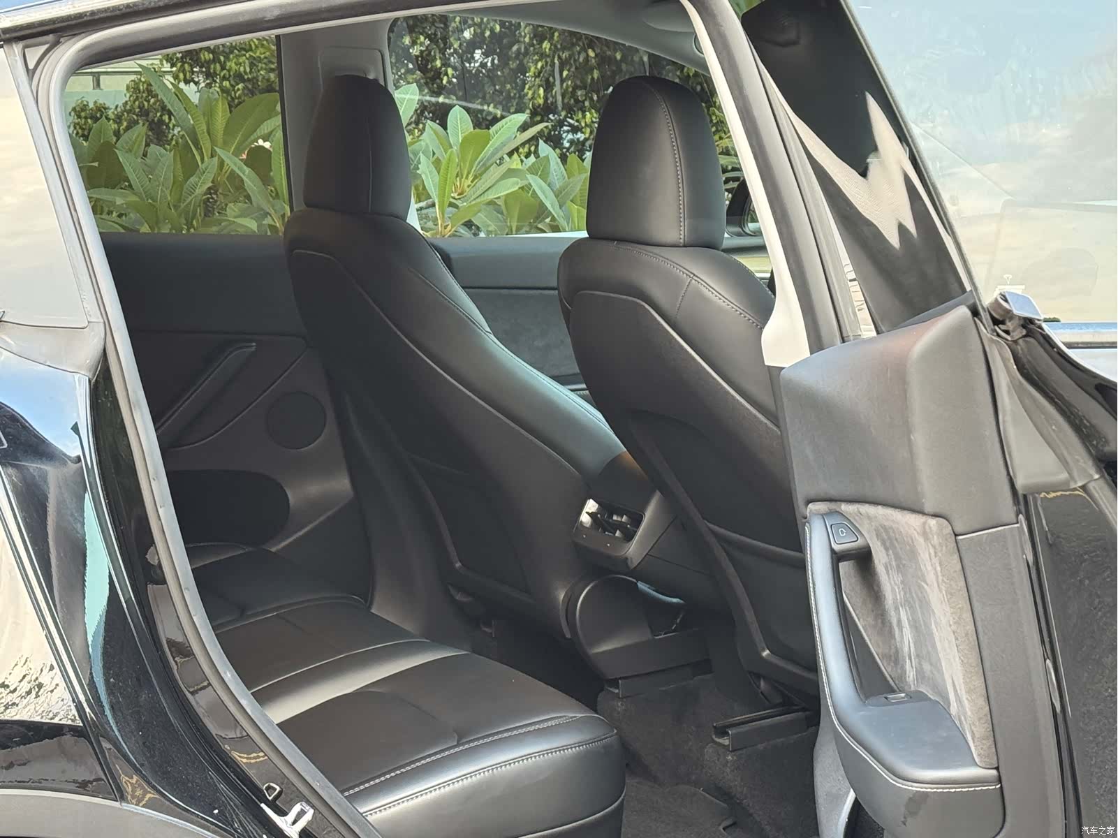 Tesla Model Y, 2023 8