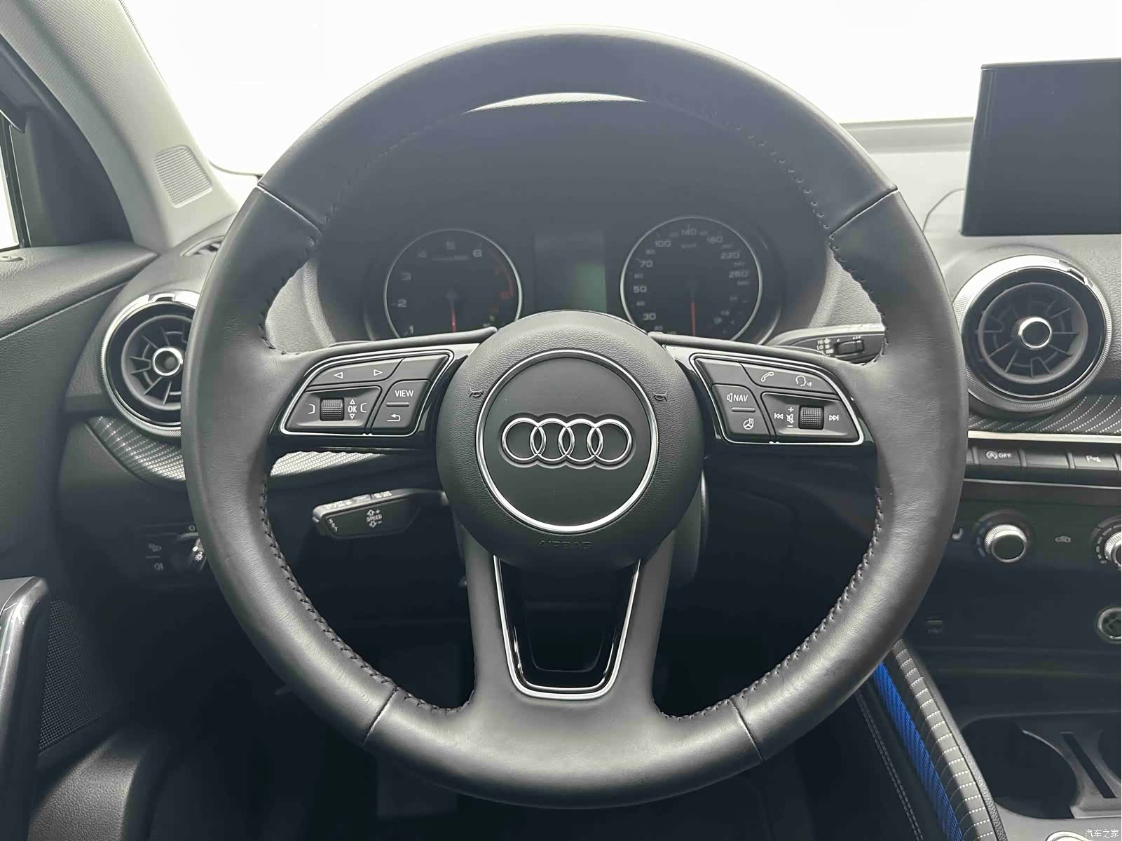 Audi Q2L, 2022 17