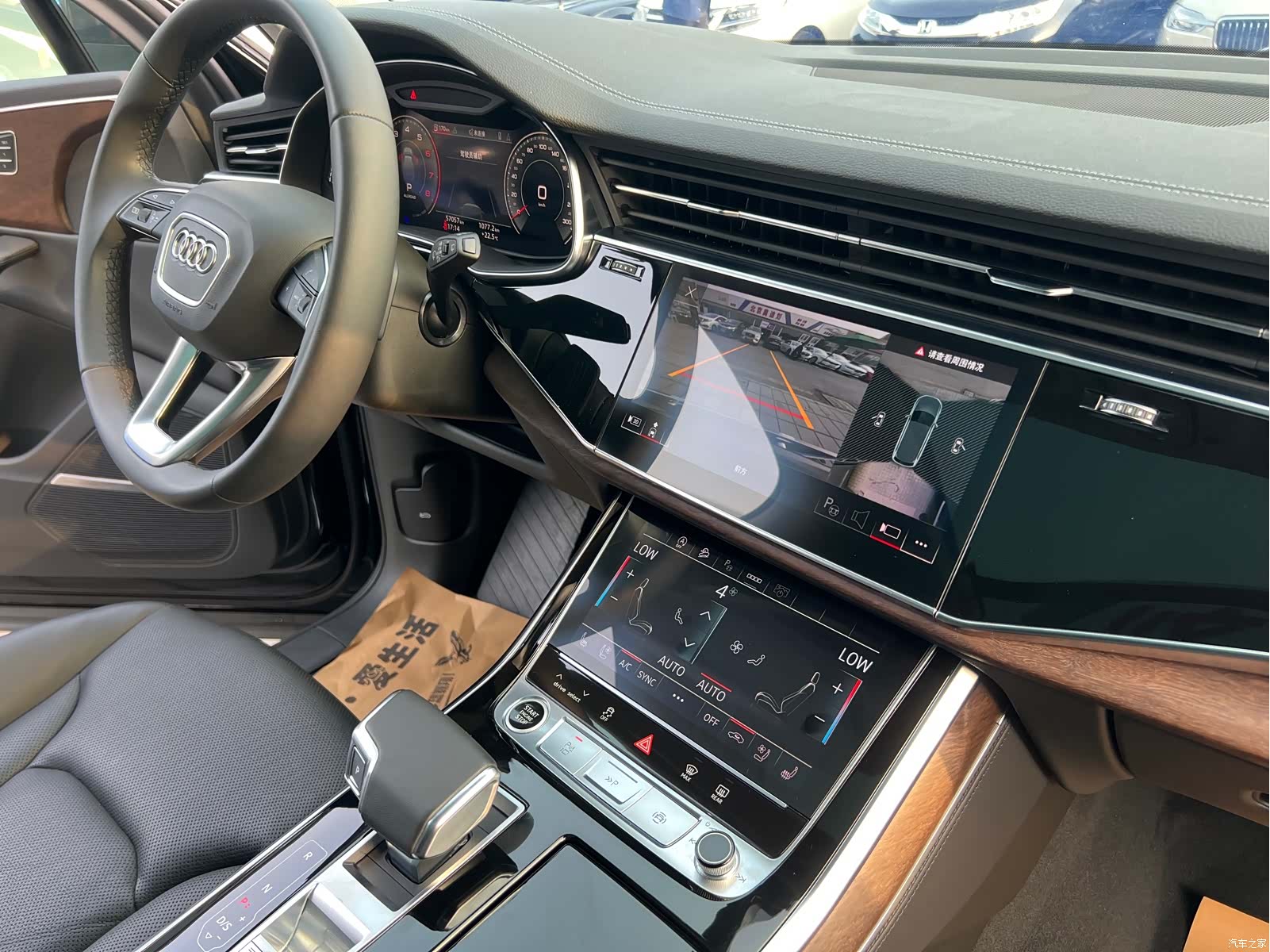 Audi Q7, 2023 8