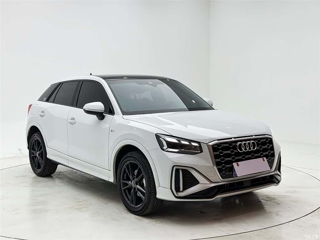 Audi Q2L, 2022 3